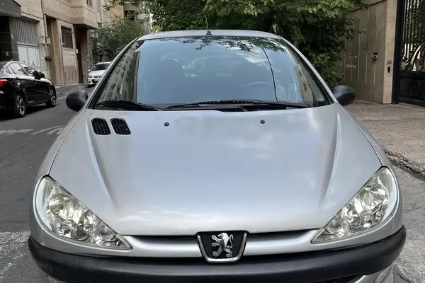 پژو، 206