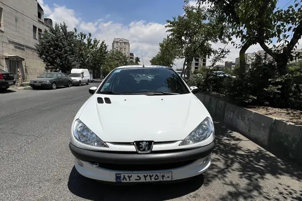 پژو، 206