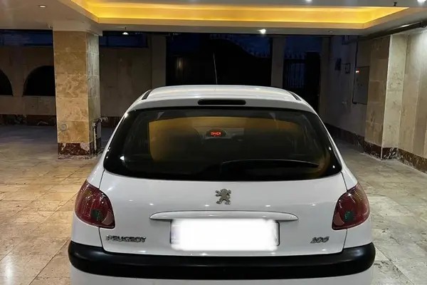 پژو، 206