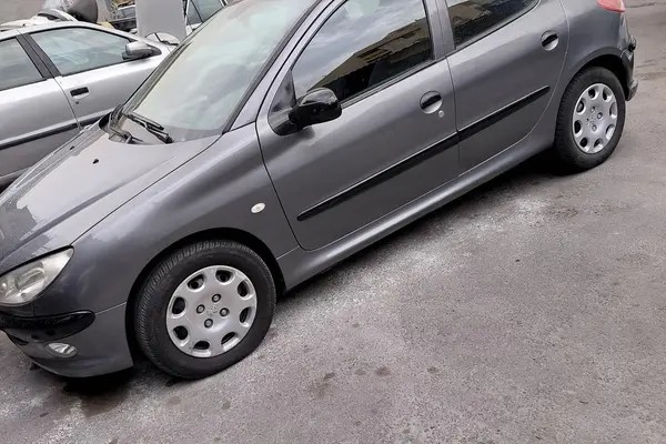 پژو، 206