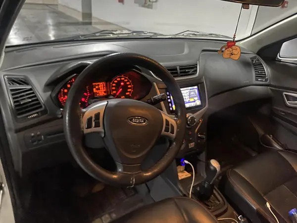 ام وی ام، 315هاچ بک