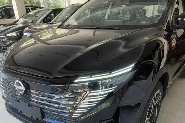 نیسان، قشقایی