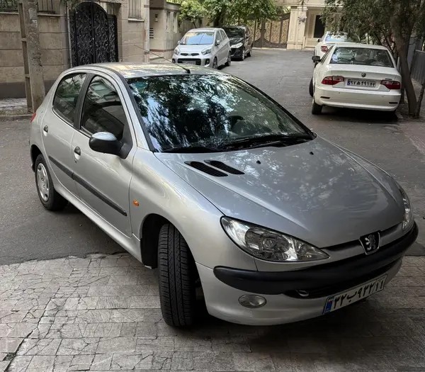 پژو، 206
