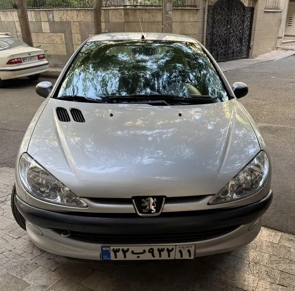 پژو، 206
