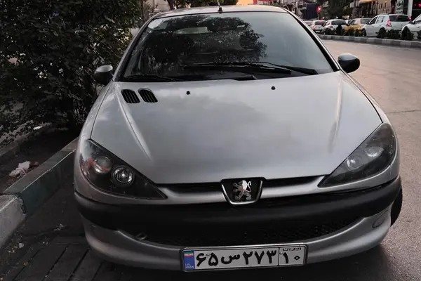 پژو، 206