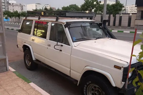 نیسان، پاترول چهار در