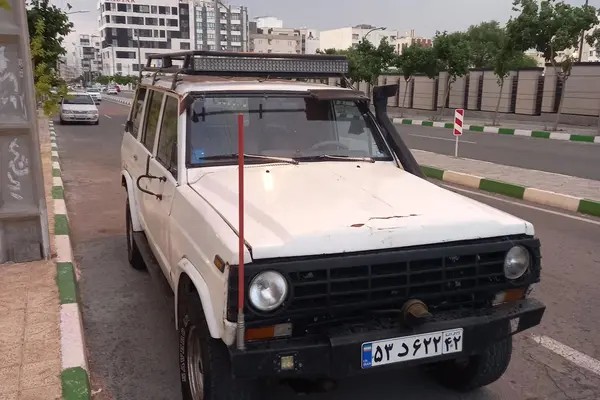 نیسان، پاترول چهار در