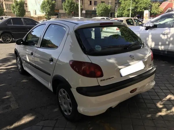 پژو، 206