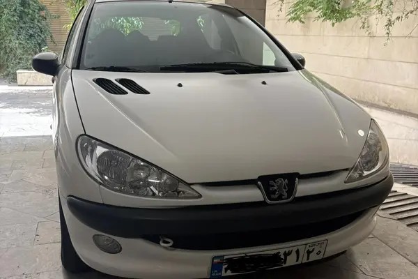 پژو، 206