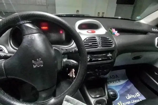 پژو، 206