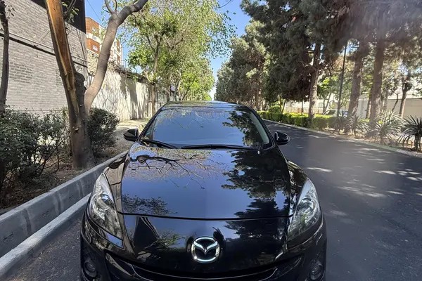 مزدا، 3 نیو صندوق دار