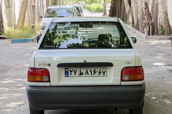 پراید، صندوق دار