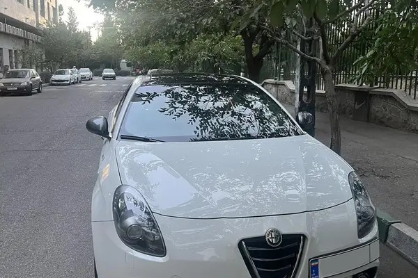 آلفارومئو، جولیتا