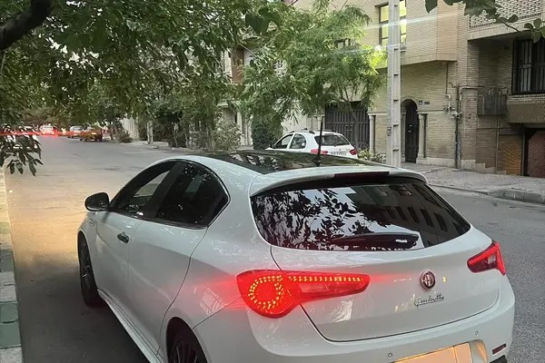آلفارومئو، جولیتا