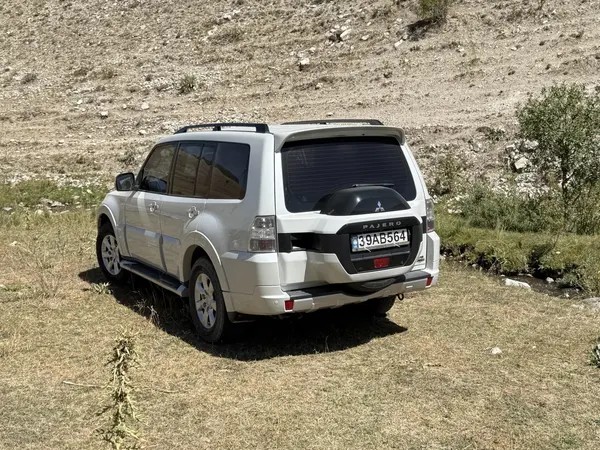 میتسوبیشی، پاجرو چهار در