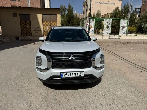 میتسوبیشی، اوتلندر