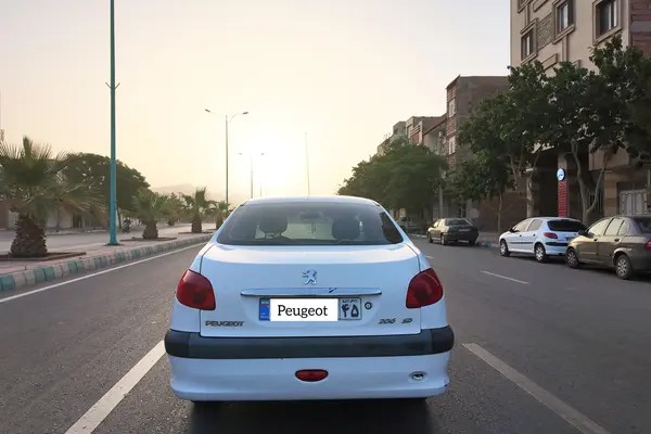 پژو، 206