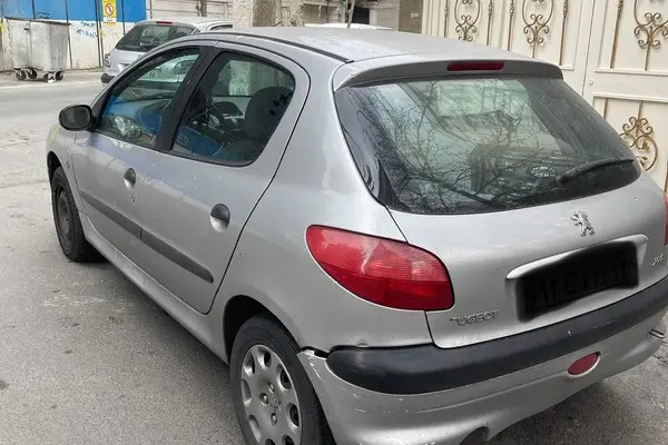 پژو، 206