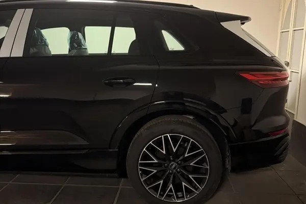 آئودی، Q5 e-tron