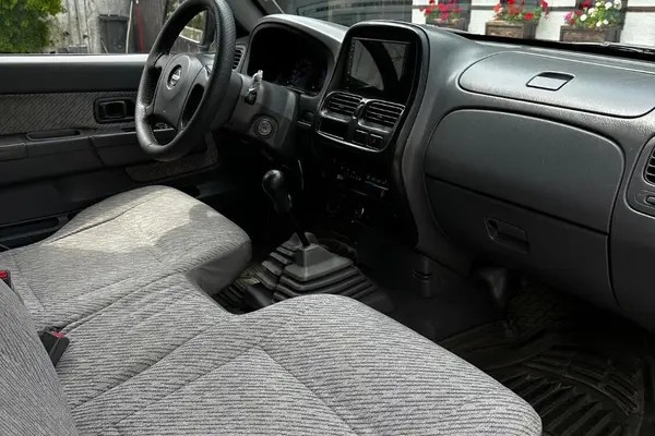 نیسان، پیکاپ دو کابین