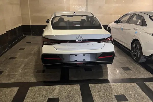 هیوندای، النترا