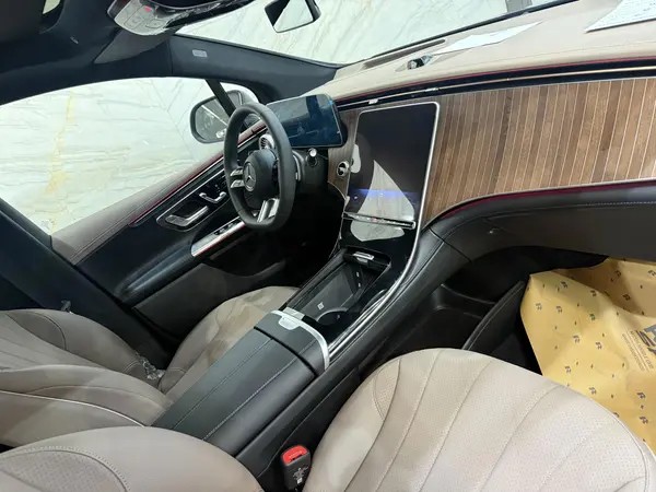 بنز، EQE SUV