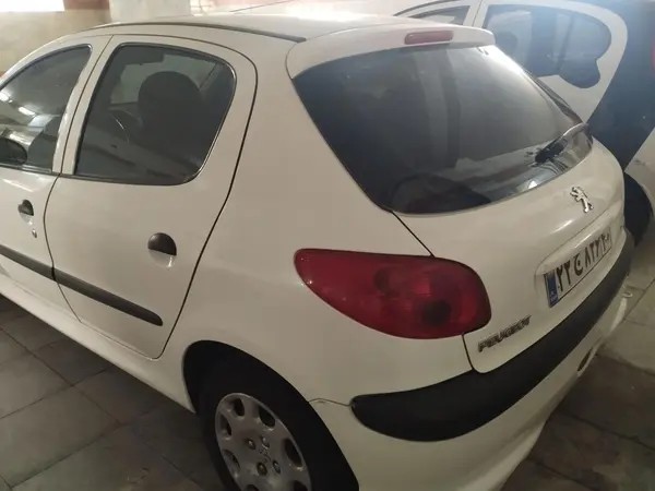 پژو، 206