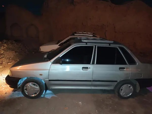 پراید، صندوق دار