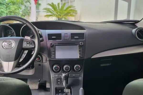 مزدا، 3 نیو صندوق دار
