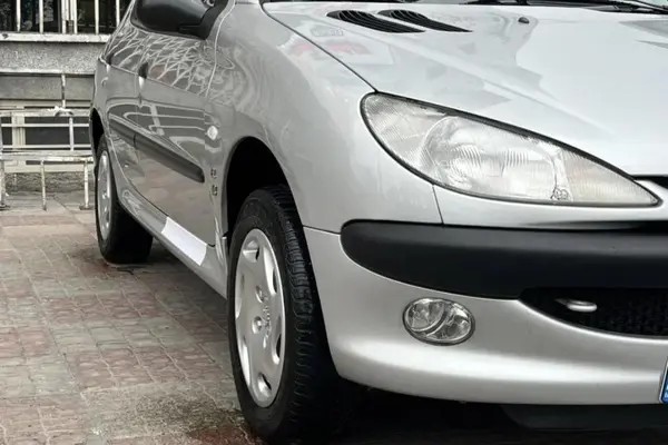 پژو، 206