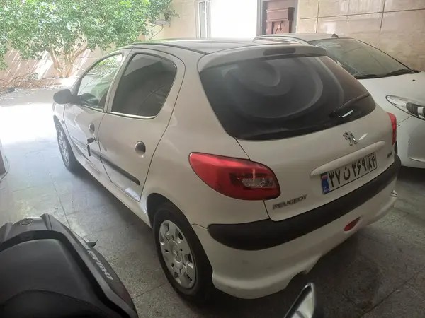 پژو، 206