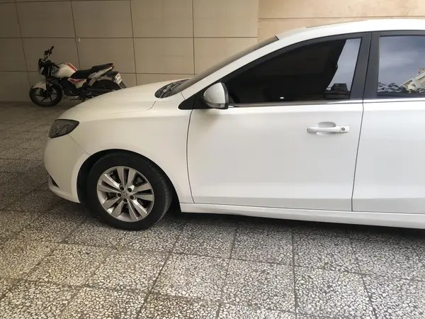 ام جی، 360