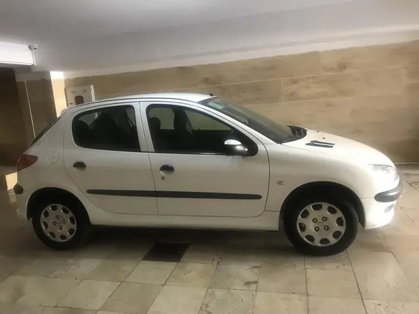 پژو، 206