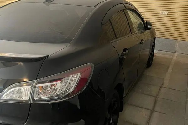 مزدا، 3 نیو صندوق دار