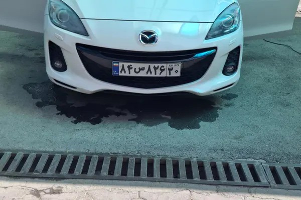 مزدا، 3 نیو صندوق دار