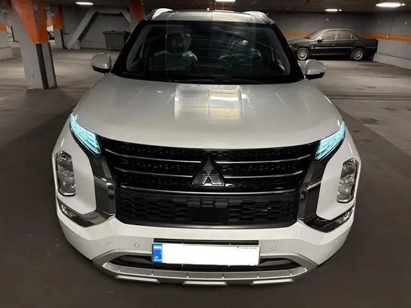میتسوبیشی، اوتلندر