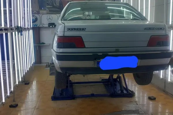 پژو، 405