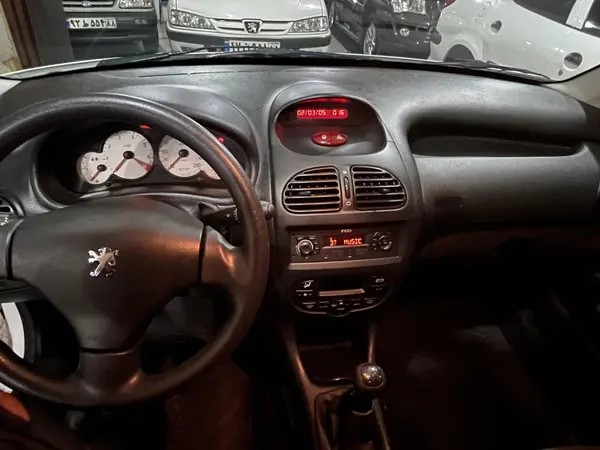 پژو، 207