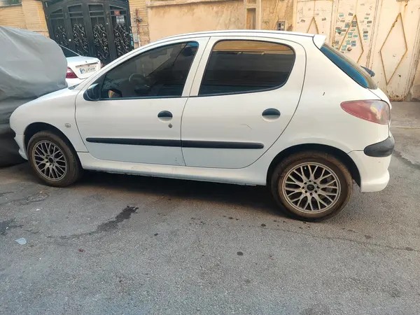 پژو، 206