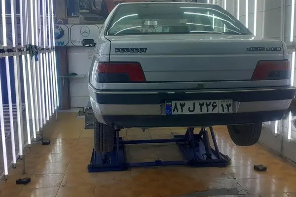 پژو، 405