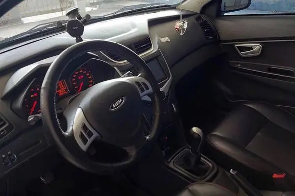 ام وی ام، 315هاچ بک