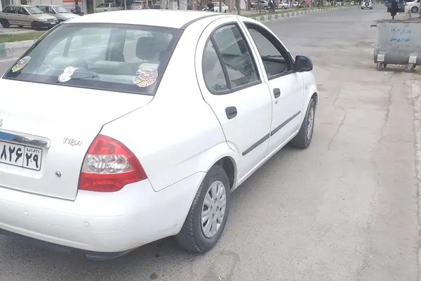 تیبا، صندوق دار