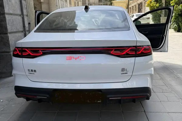 بی وای دی، چین ال DMi