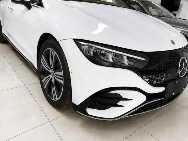 بنز، EQE Sedan