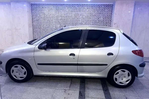 پژو، 206