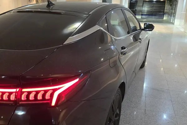 کی ام سی، J7