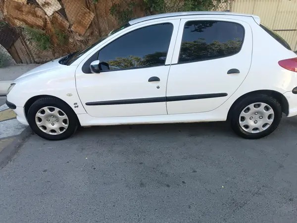 پژو، 206