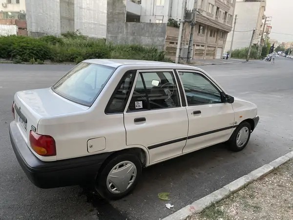 پراید، صندوق دار