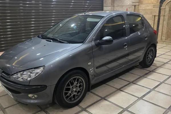 پژو، 206