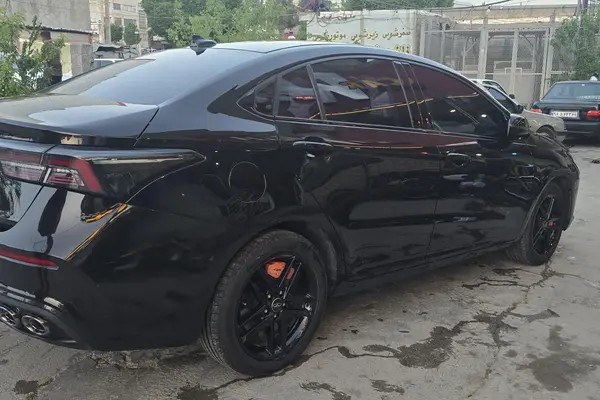 فونیکس، آریزو 6 جی تی (Z6 GT)